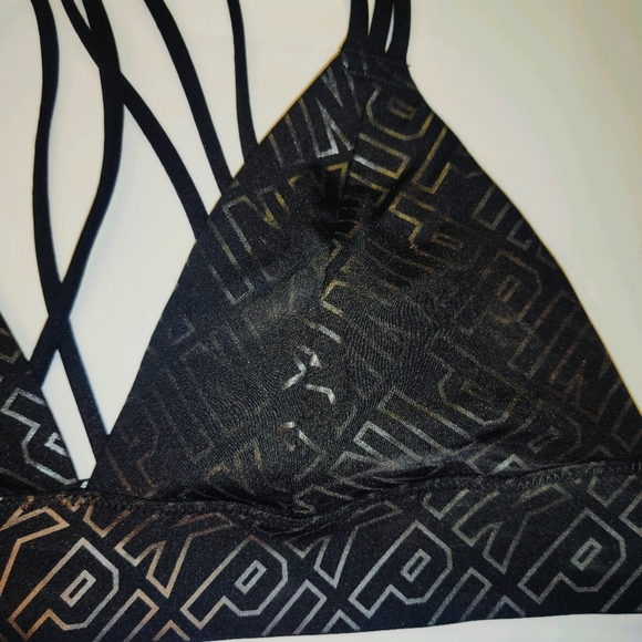 🤍New VS PINK Black Sports Bra - Picture 2 of 7